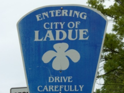 entering city of ladue sign